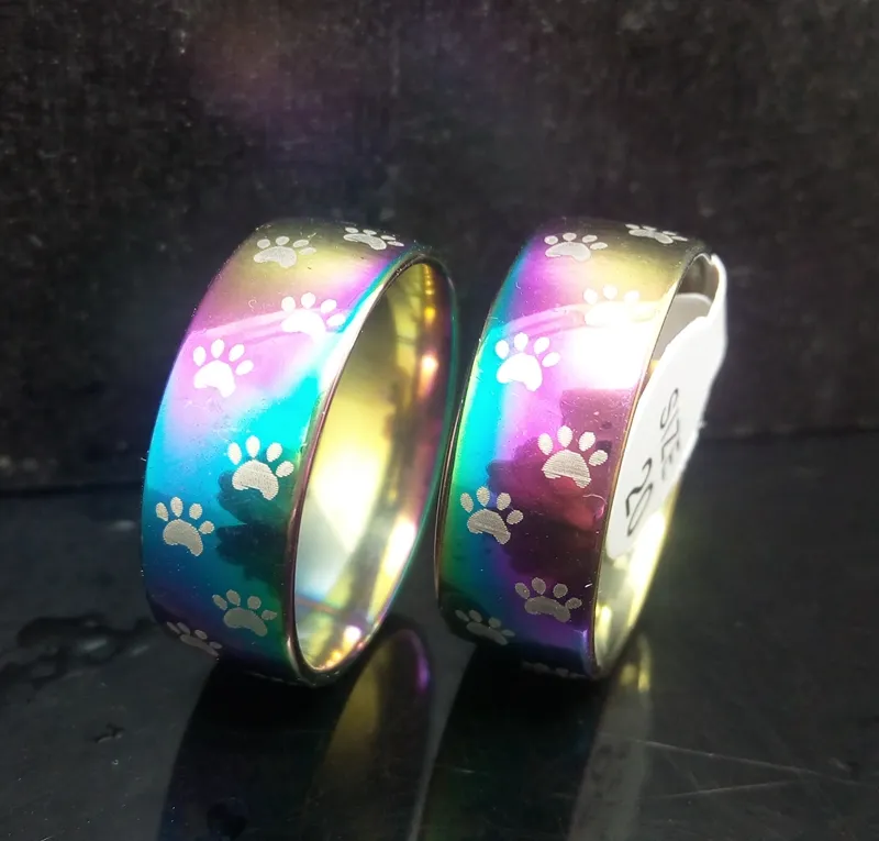 Rainbow Dog Cat Paw Rings 8mm 316L Pegada de aço inoxidável anéis para homens e mulheres Pet Animal Jewelry Gift Who2217