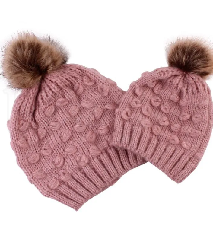 2 pièces/ensemble maman et bébé tricot chapeau laine bébé famille correspondant chapeau hiver chaud casquette pompon Bobble Beanie chapeaux KKA6009