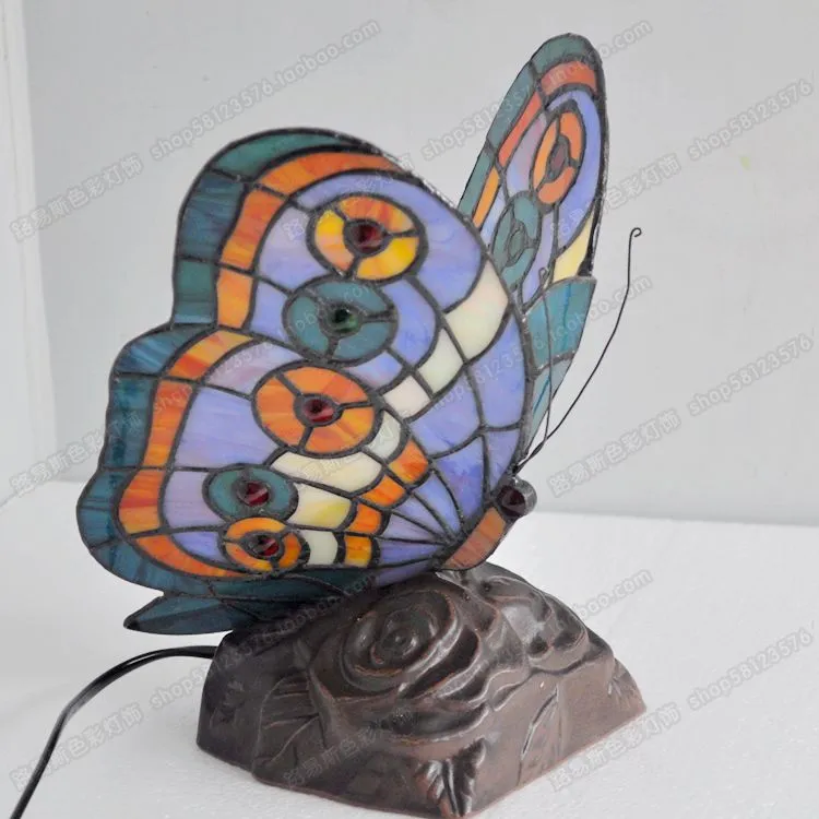 Mesa de noche de mariposa Lámpara de la lámpara del dormitorio Estudio de la sala de estar de lámparas de animales europeas Tiffany Glass New236s