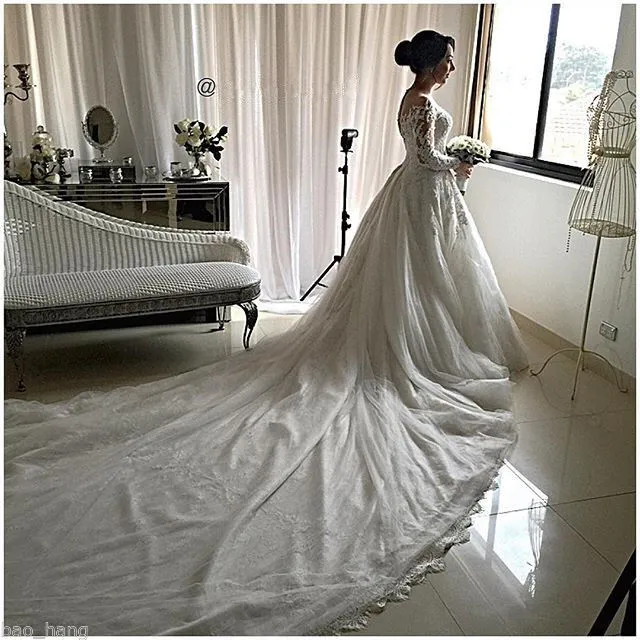 New Luxury Dubai Arabic Wedding Dress Sheer Neck Long Sleeves Beaded Robe De Mariage Cathedral Train Wedding Dress Bridal Gowns Church