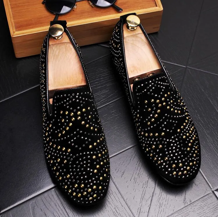 Stil Erkekler Yeni Loafers Sier Siyah Elmas Rhinestones Çivili Moda Perçinleri Ayakkabı Düğün G