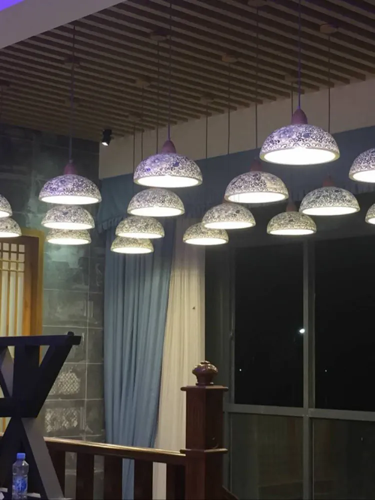 Chine pendentif lumière bleu et blanc porcelaine suspension lampe restaurant el magasin magasin bureau loft salle à manger fait à la main ceramic273n