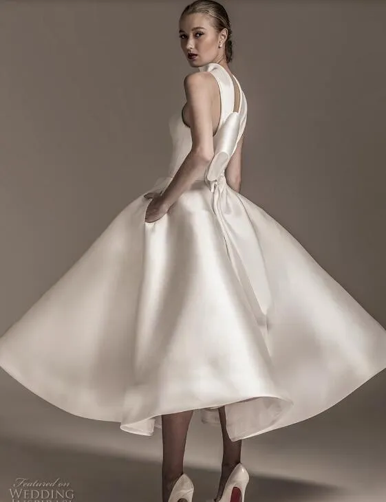 주머니를 가진 높은 칼라 우아한 드레스 주름 나무 고기 새틴 신부 가운 맞춤형 패션 짧은 웨딩 드레스