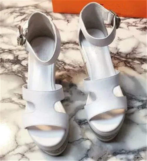 Varumärkesdesign Kvinnor Fashion Open Toe Leather Platform Cut-out Beige White Black Super High Wedge Sandals Dress Shoes