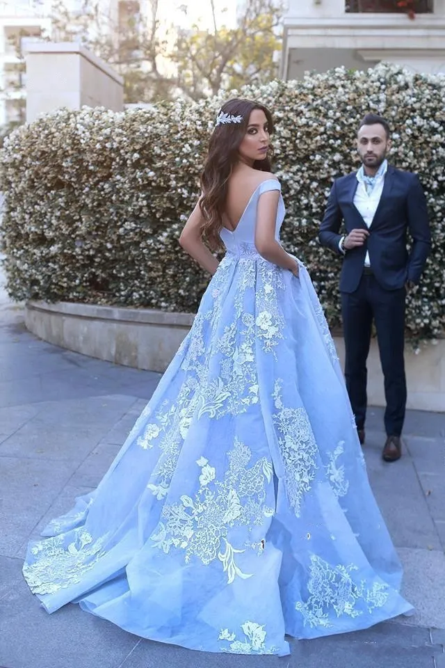 2018 Arabic Prom Dresses Sky Blue Off Shoulder Cap Sleeves White Lace Applique Flowers Backless Long Evening Dress Wear qParty Pageant Gowns