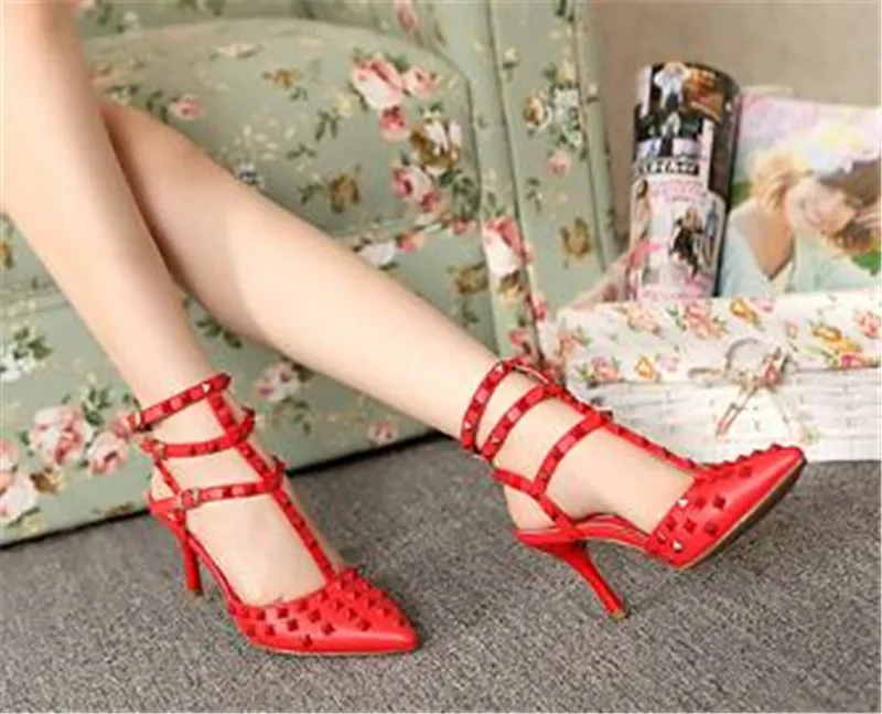 Neue Mode Frauen sexy spitze Zeh rot schwarz nackt weiße Nieten Pumpen drei Träger dünne hoch 6 cm 8 cm 10 cm Heels Schuhe