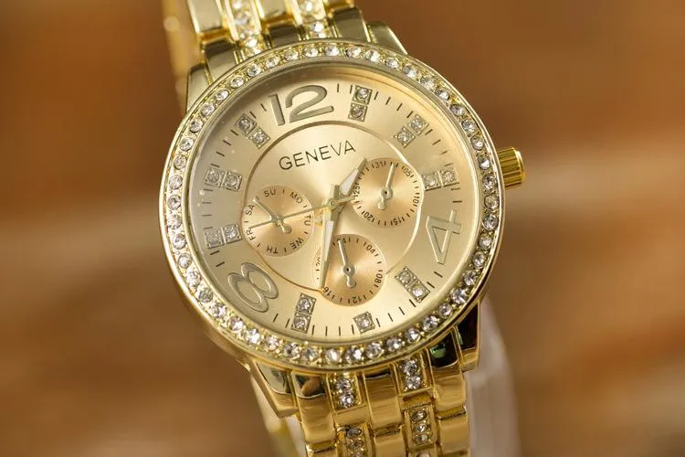 Moda Genewa Watch pełna stal zegarki kobiety luksusowe kobietę stali nierdzewne damskie panie zwykłe analogowe kwarcowe zegarek240q