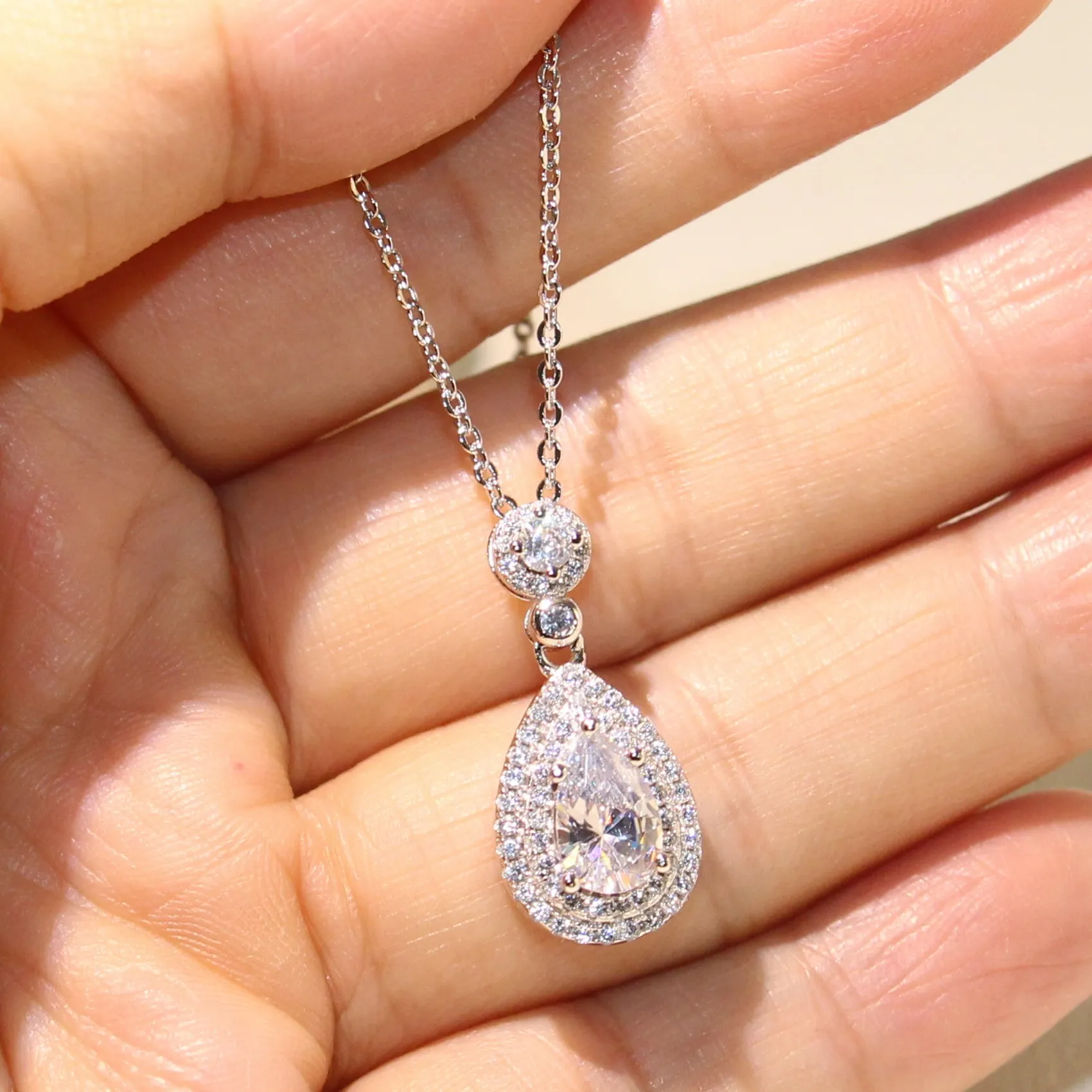 Toppsäljande hela professionella lyxiga smycken vatten dropphalsband 925 Sterling Silver Pear Shape Topaz Cz Diamond Pendant för 166p
