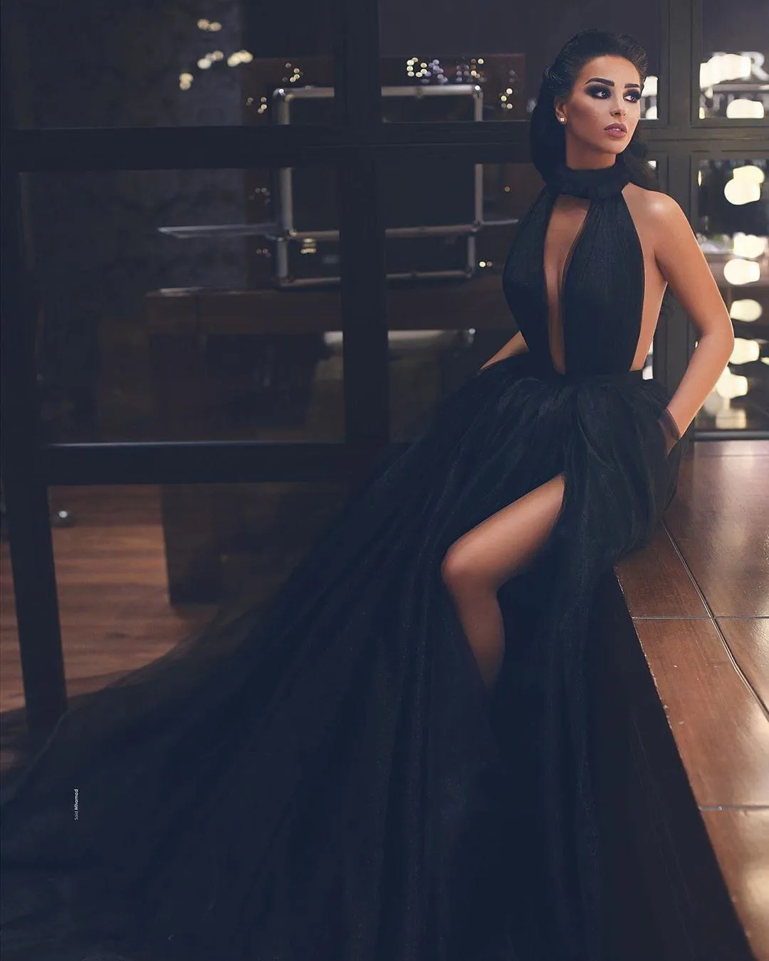 Black Ball Gown Side Split Evening Dresses Deep V Neck Backless Prom Gown Tulle Sweep Train Formal Dress294S