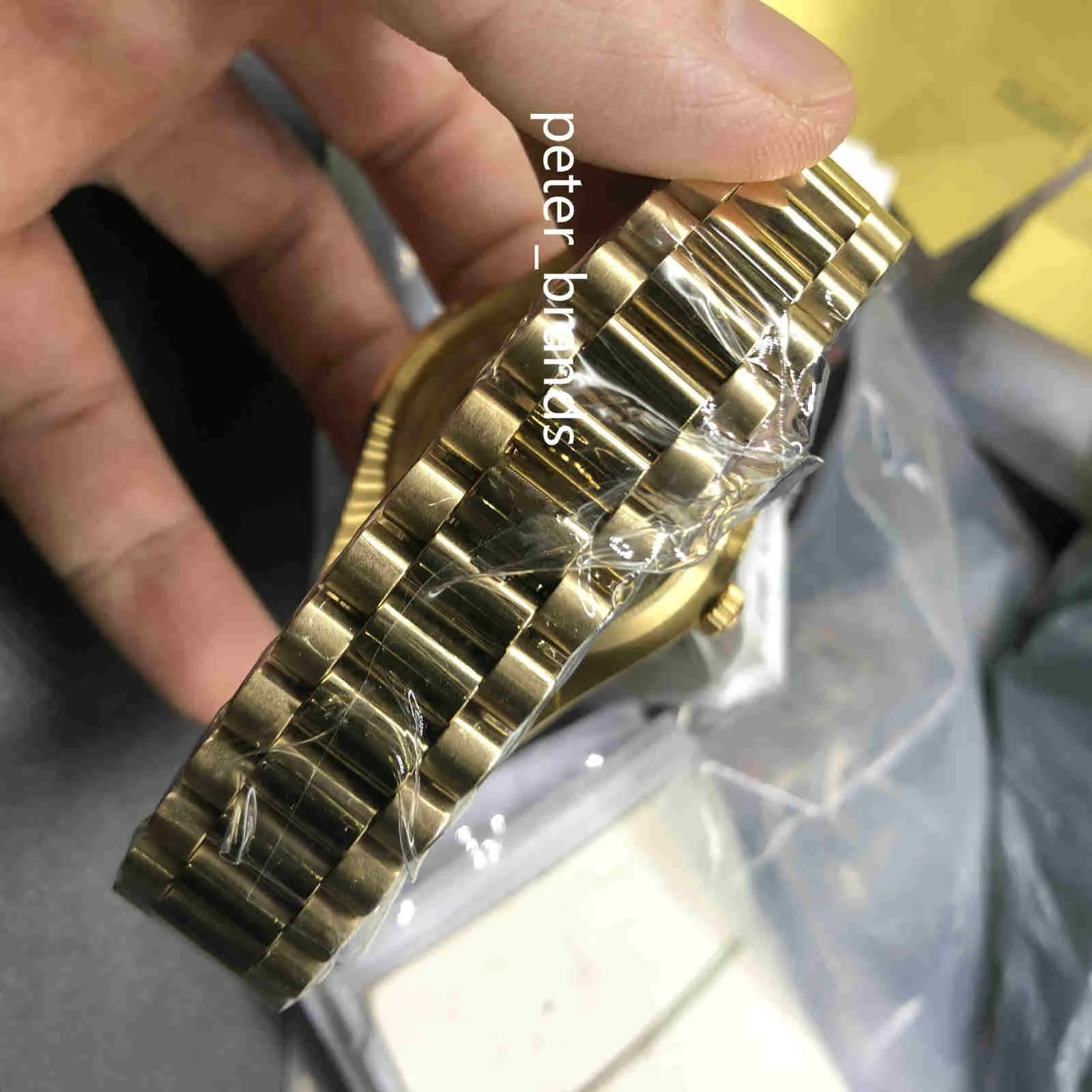 Date de jour de haute qualité Watch18k Gold Luxury Mens Watch Big Diamond Diamant Gold en acier inoxydable STRAP ORIGINAU