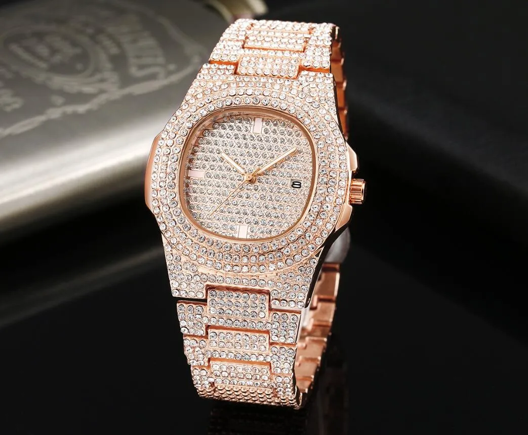 Les femmes de style amateurs mettent en vedette la marque de luxe Iced Out Watch Gold Diamond Watch for Men Women Square Quartz Afficulté Wristwatc2503