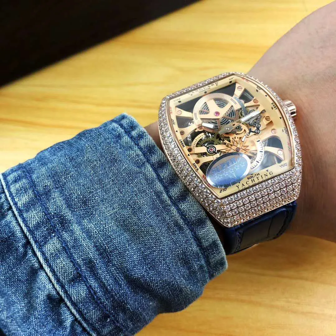 Populära nya herrar Watch Imports Automatisk mekanisk rörelse 54 42mm Hollow Dial Diamond Bezel Leather Watchband Fashion Men2936