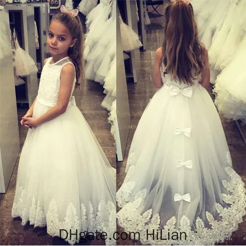 Princess Flower Girl's Dresses Sheer Jewel Neck Sleeveless Lace Appliques Tulle First Communion Dress with Lovely Bows Swe