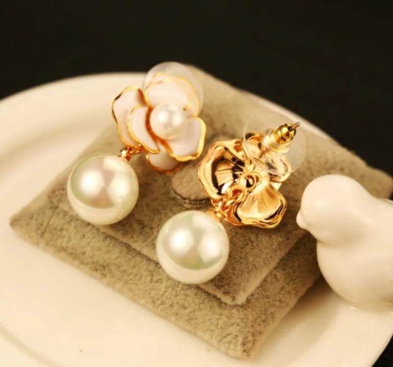 Moda requintada shell camellia pérola brincos jóias luxuosas 18k ouro banhado hipoalergênico brinco de temperamento Brincos de senhoras335d