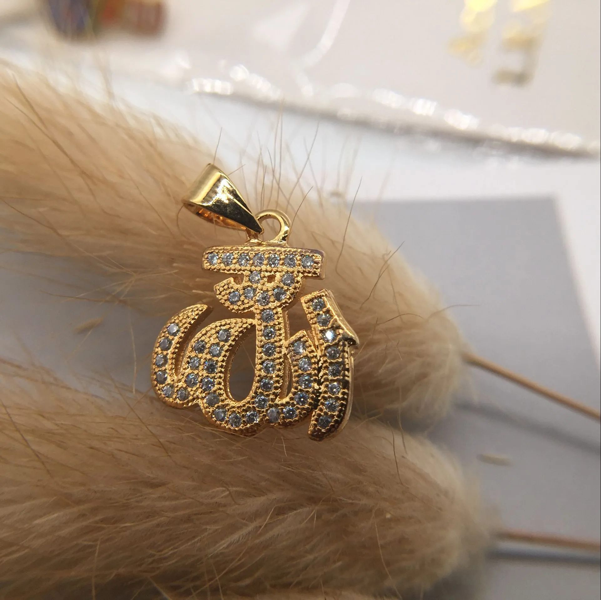 Collier d'amour avec logo Design pour femmes, accessoires en acier inoxydable, collier de feu en Zircon, bijoux cadeau 232P