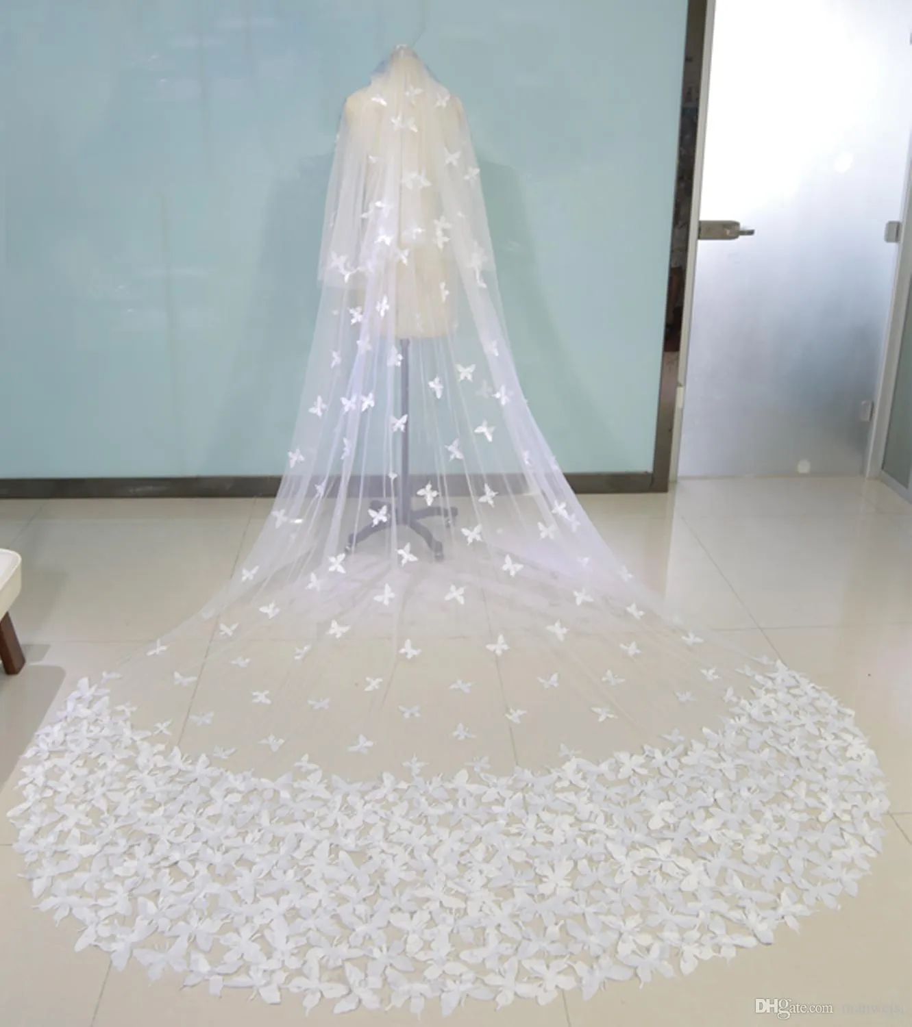 긴 아이보리 흰색 신부 베일 3D 꽃 나비 레이스 2 층 고급 대성당 길이 3m 신부 웨딩 베일 콤 100% re276u