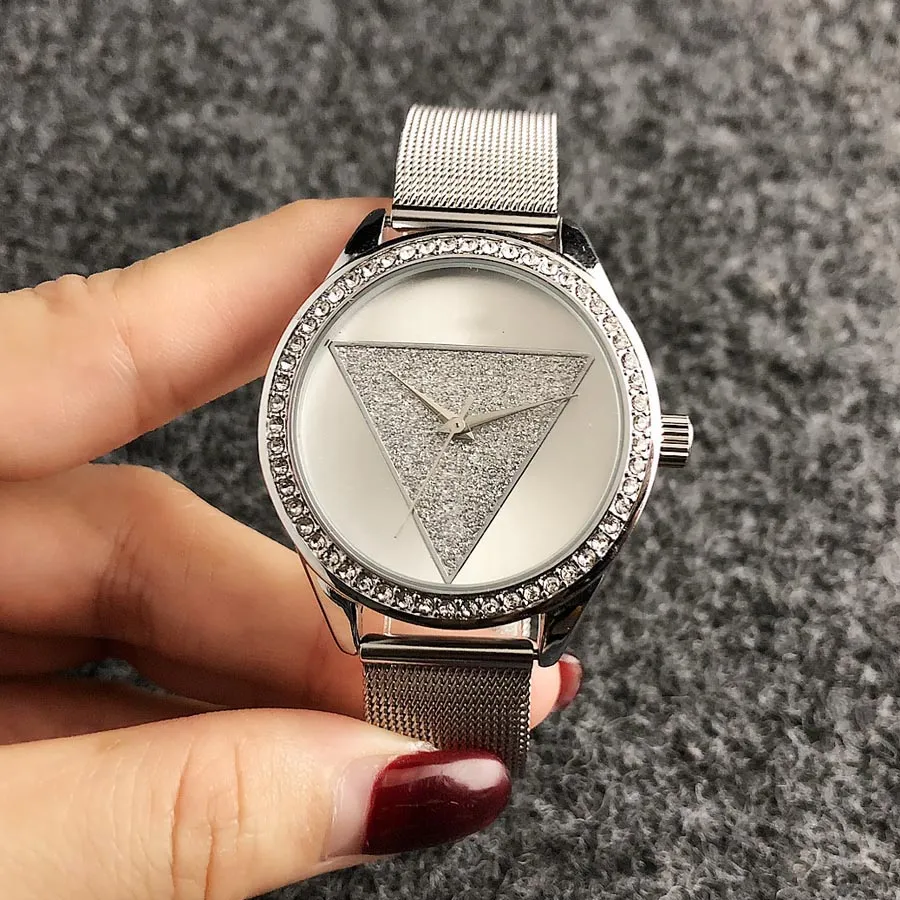 Modische Armbanduhr für Damen und Mädchen, dreieckiges Zifferblatt im Kristallstil, Metall-Stahlband, Quarzuhren GS22291N