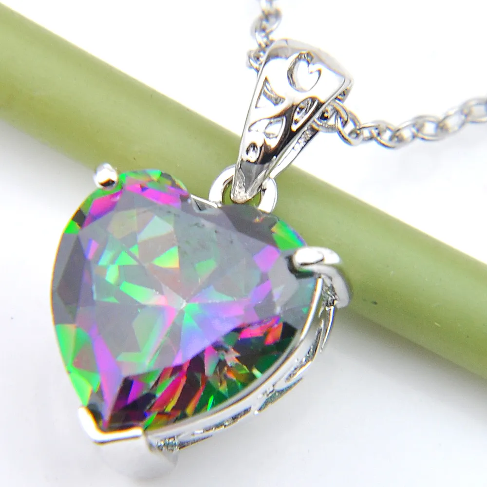 Luckyshien de bijoux classiques feu mystique Topaz Gems Silves Rainbow Heart Pendants pour femmes CZ Zircon Colliers Pendants Wi299U