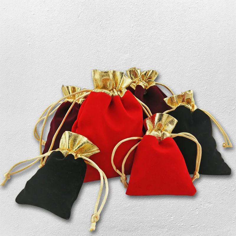 50 sztuk / partia Velvet Torba z Gold Edge Package Torby 7x9cm 10x12cm 12x15cm Organza Sznurek Torby Prezent Wedding Jewelry Wouch