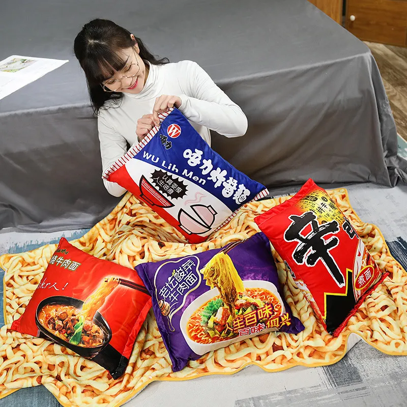 kawaii 담요 시뮬레이션 인스턴트 국수 담요와 봉제 베개 박제 쇠고기 튀김 국수 선물 플러시 베개 음식 봉제 장난감 T200603
