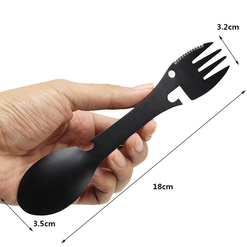 Multifunktion Tabellerna Survival Tools Spork Knife Spoon Fork Bottle Can Opener Rostfritt stål för utomhuscamping Picknick Travel3068759