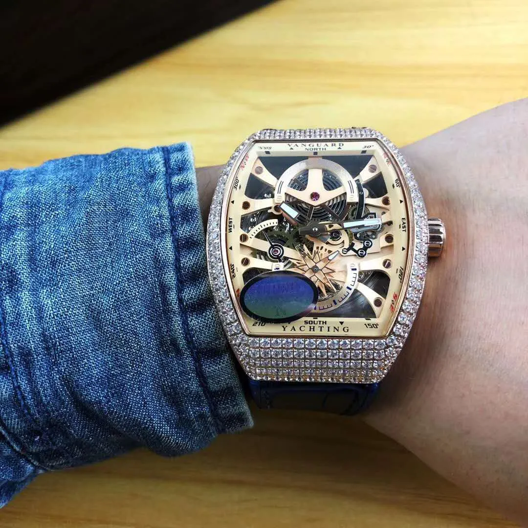 Populära nya herrar Watch Imports Automatisk mekanisk rörelse 54 42mm Hollow Dial Diamond Bezel Leather Watchband Fashion Men2936