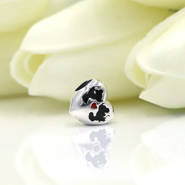 Ny ankomst 100% 925 Sterling Silver First Kiss Heart Charm Fit Original European Charm Armband Smycken Tillbehör246W