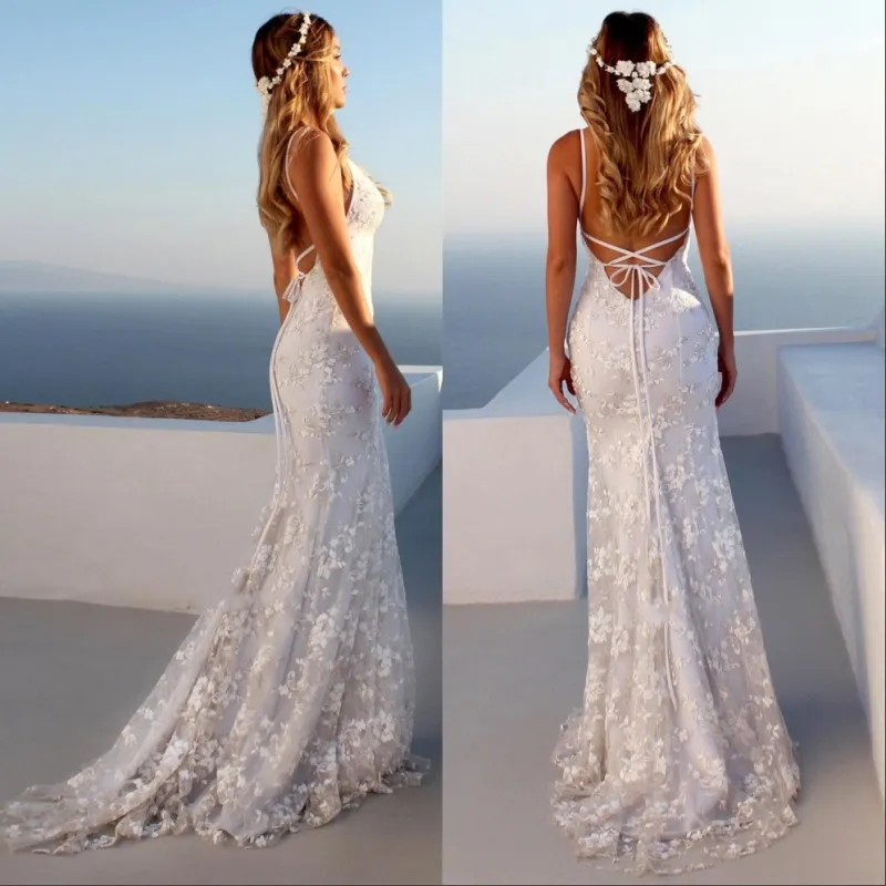 Glamorous Spaghetti Strap Sleeveless Lace Appliques Beach Wedding Dress Mermaid 2019 Criss Cross Strings Bridal Gowns