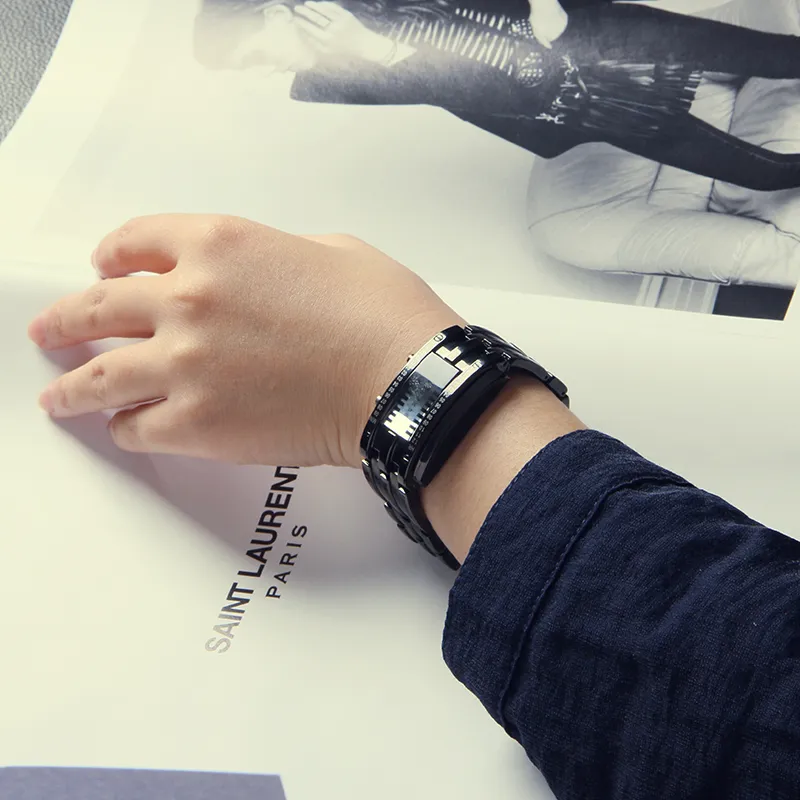 Skmei Creative Sports Watches Men Digital Watch LED Dift Wodoodporne oporne na rękę zegarkową Relogio Masculino Y190291D