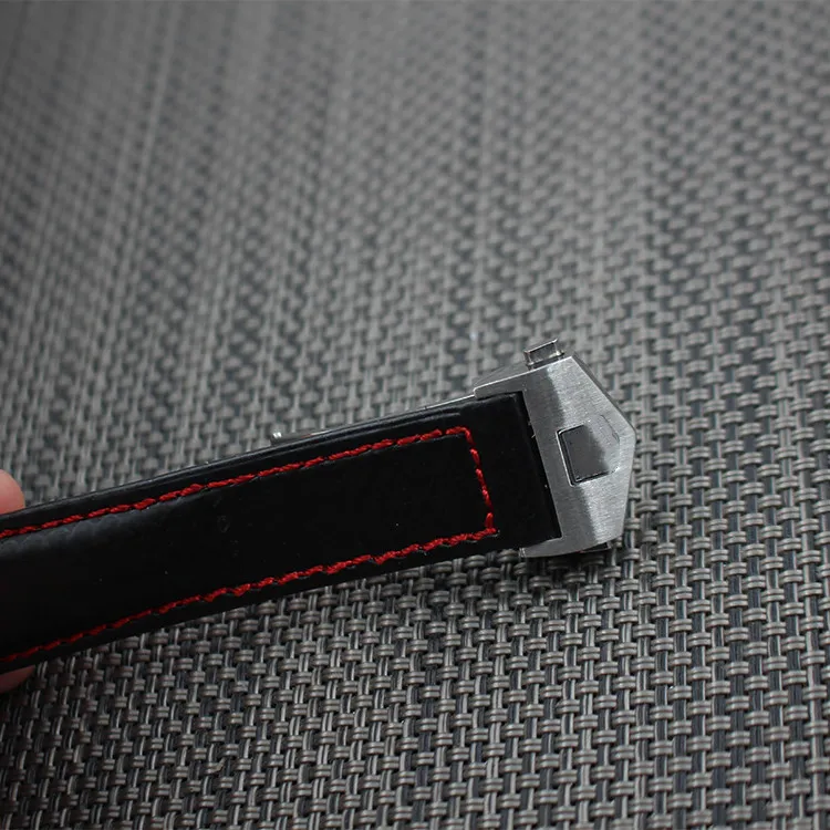 İzle Band karbon fiber izleme kayışı ile kırmızı dikişli deri astarlı paslanmaz çelik toka izleme bandı Tag264k için