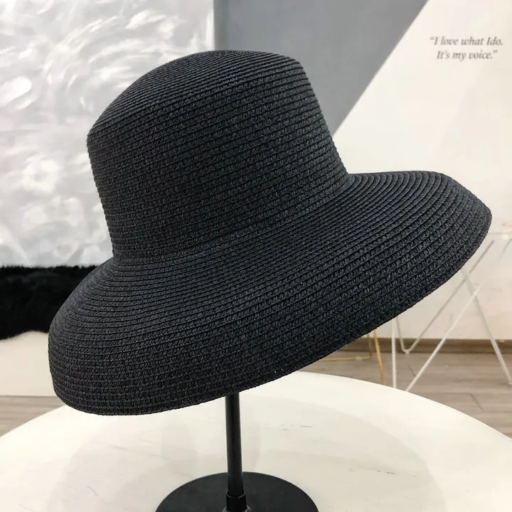 Audrey Hepburn Strohhut versunkenes Modellierwerkzeug glockenförmiger Hut mit großer Krempe Vintage hohe vorgetäuschte Fähigkeit Touristenstrandatmosphäre287P