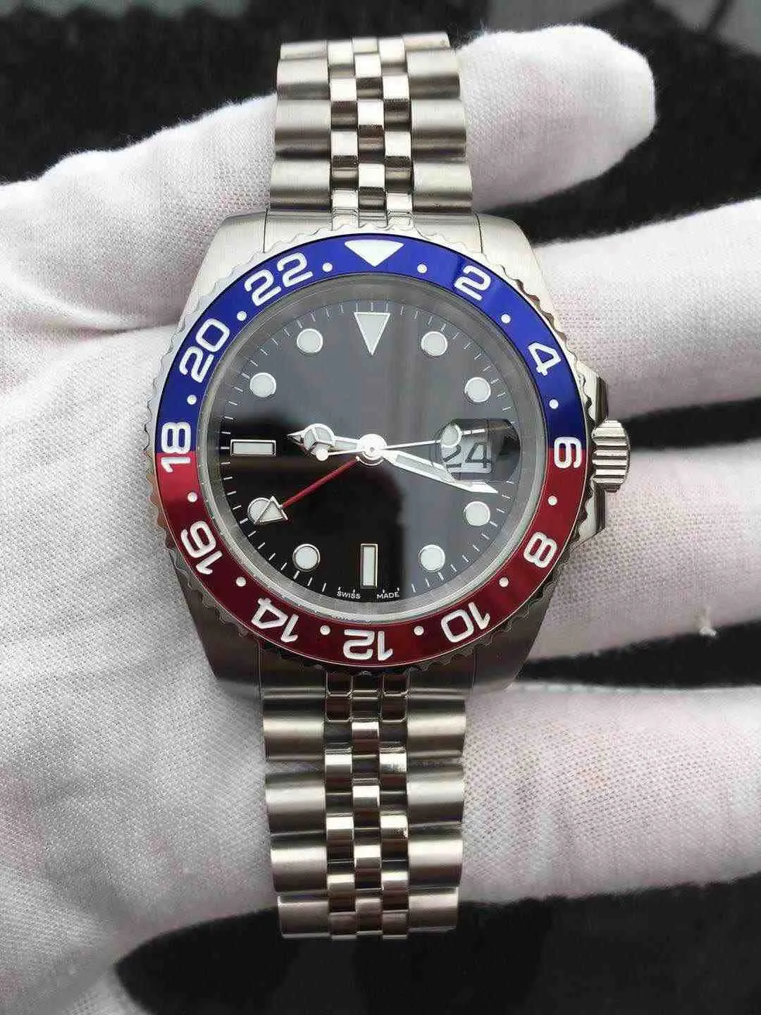 Designer pour hommes montres SS Mouvement de surface de météorite montre Blue Red Pepsi Mouvement GMT Automatique Limited Watch Oologio di Lusso 218d