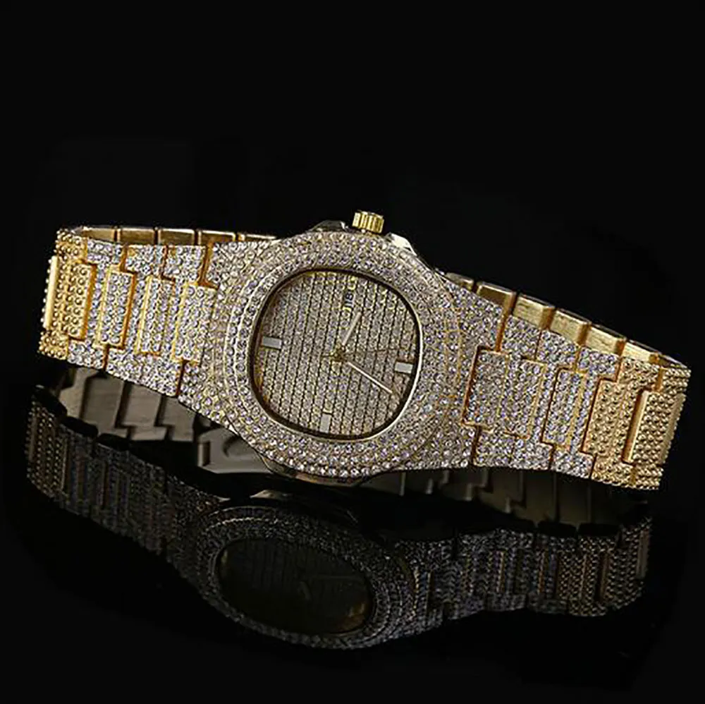 Reloj dorado totalmente personalizado con hielo Bling Bling 600 diamantes simulados Circón cúbico Calendario de piedra Cuarzo Staness Correa de acero Hip Hop263A