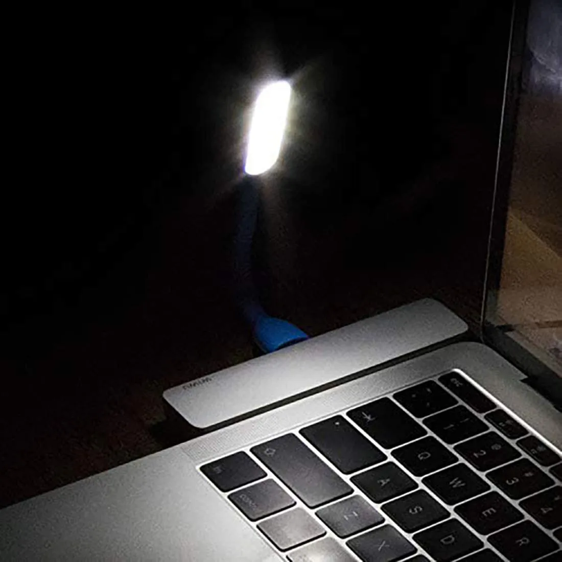 100 szt. Mini laptopa laptopa mini USB LED dla zasilania przenośne elastyczne światło nocne lub odczytanie, jak pokazano 10096234o