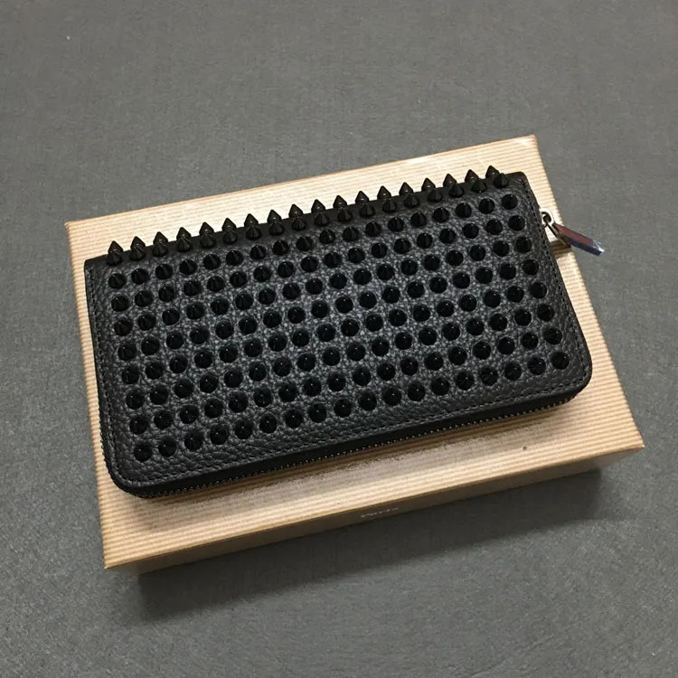 NIEUW Vergelijk met vergelijkbare items Vrouwen en mannen lange stijl portefeuilles panelen Spiked Clutch Bags patent echte leer klinknagels ba286u