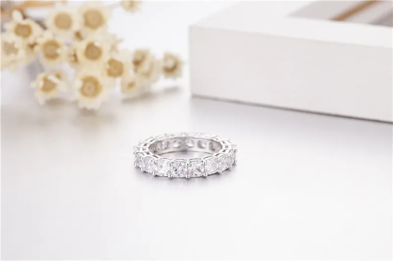 25 Silver Pave Cushion Cut Pełny kwadrat Symulowany diament CZ Eternity Band zaręczyny Pierścienie Kamienne Ślubne Rozmiar 5 6 7 8 9 10315e