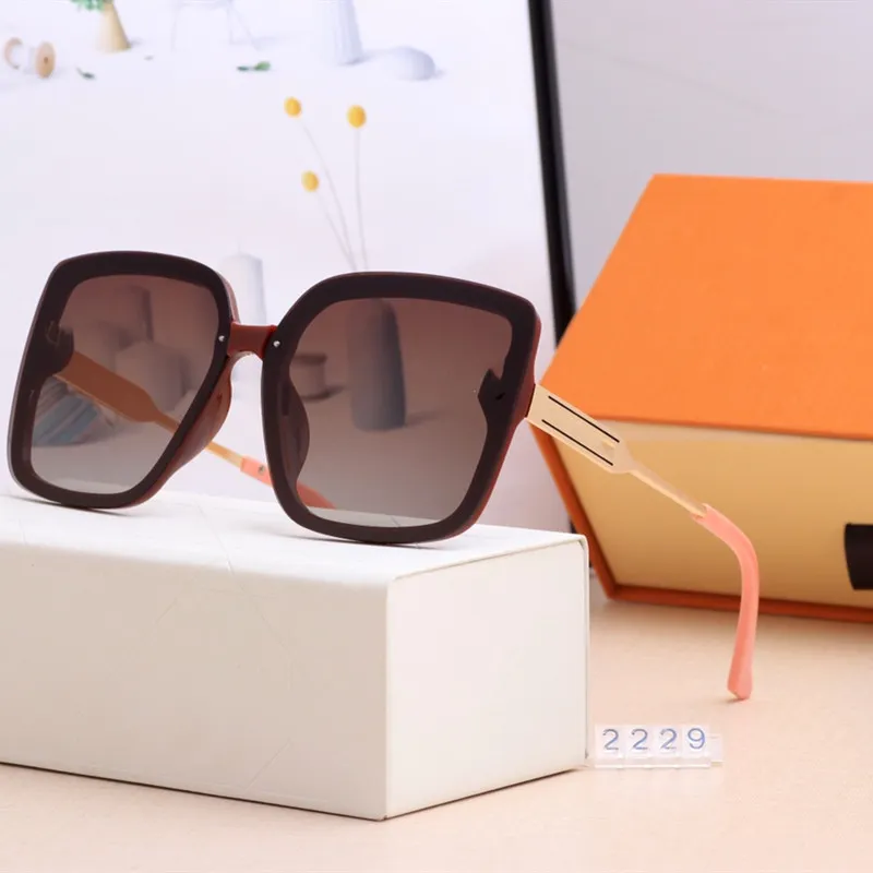 Popularne okulary przeciwsłoneczne luksusowe kobiety 2229 kwadratowy letni w stylu letni pełna ramka Ochrona Ochrona Ochrony UV, mieszany kolor z pudełkiem 199s
