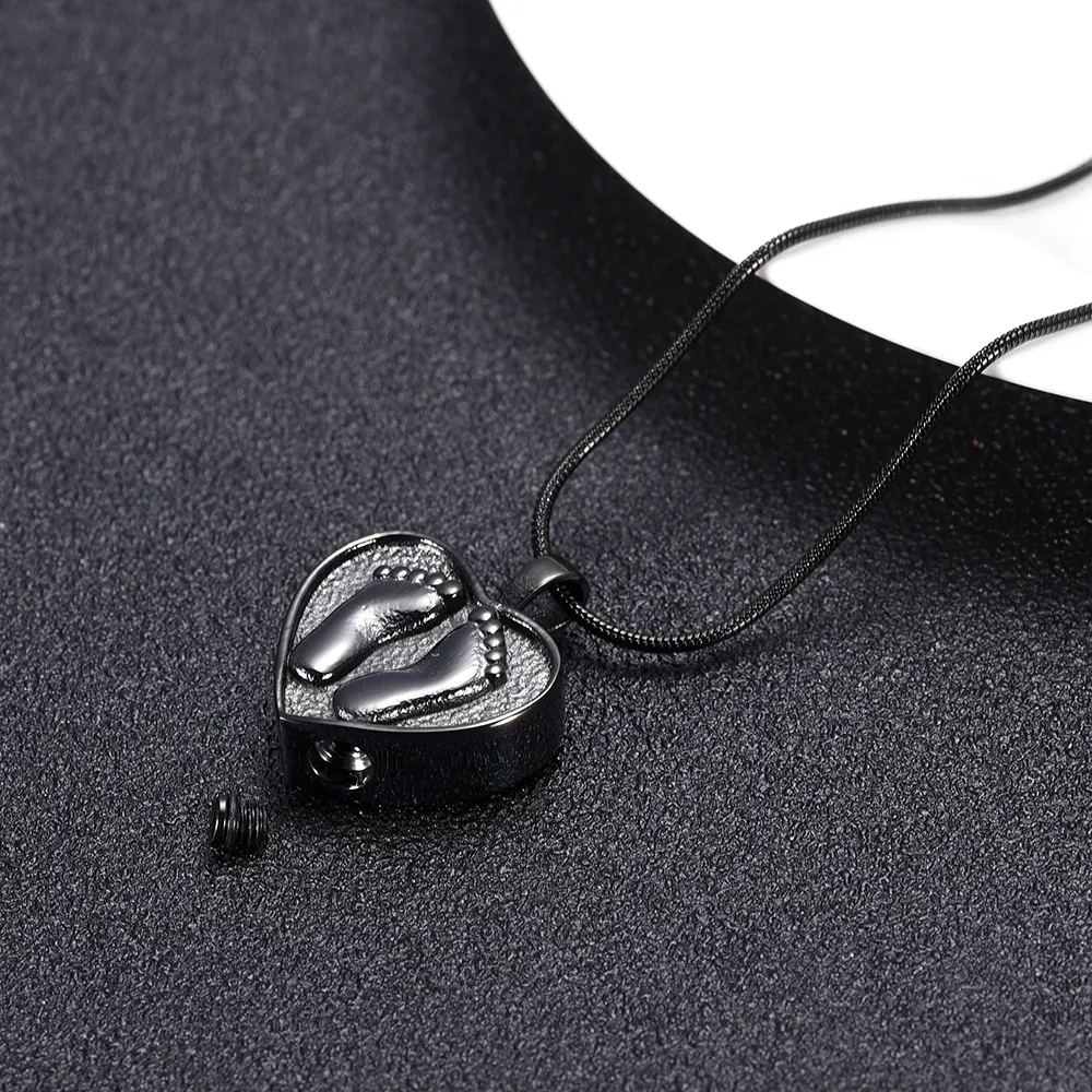 IJD10002 Couleur noire pied humain gravure coeur crémation pendentif tenir les cendres de vos proches bijoux en acier inoxydable cercueil funéraire 303d