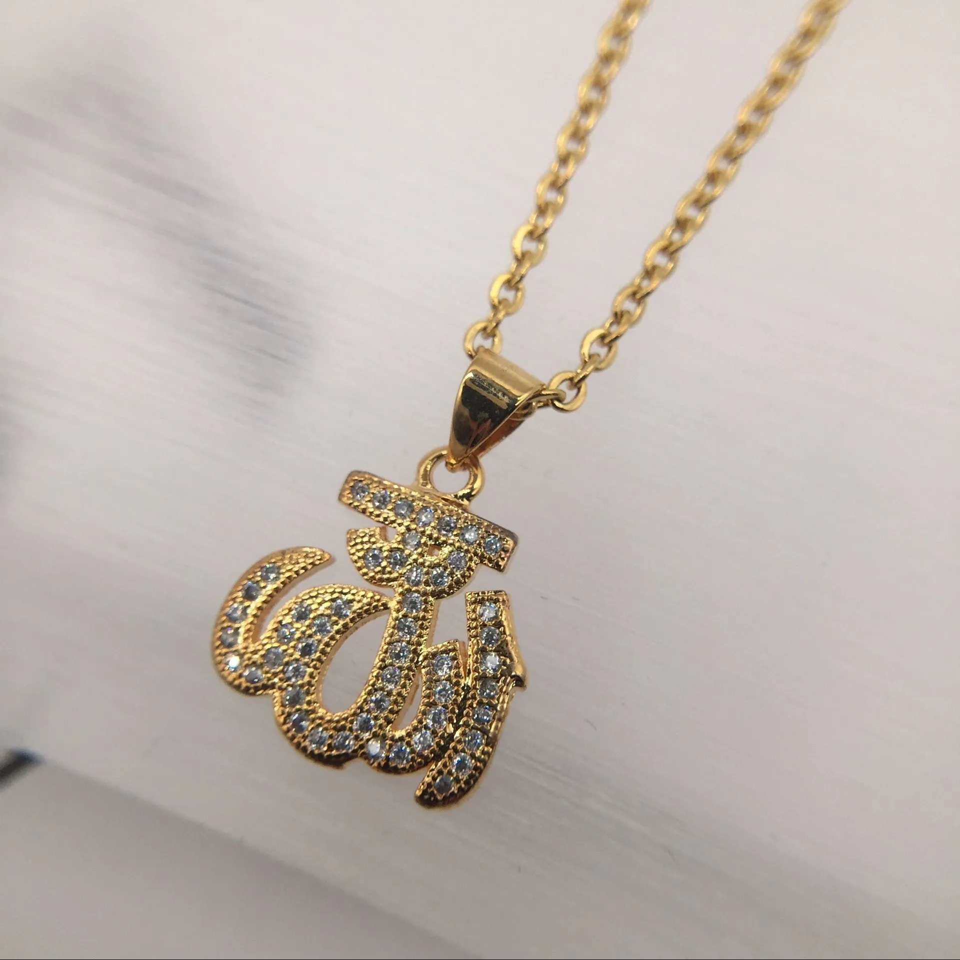 Collier d'amour avec logo Design pour femmes, accessoires en acier inoxydable, collier de feu en Zircon, bijoux cadeau 232P