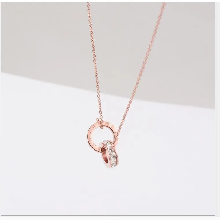 Nieuwe titanium staal Rose Diamond Rome digitale korte ketting met dubbele knop337T