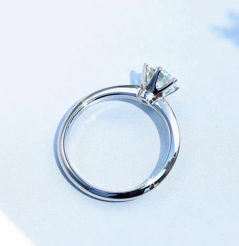 Med certifikat Nytt modevitt guldfärg bröllopsringar för kvinnor märke lyx 1 karat lab diamantguld ringar smycken r018249u