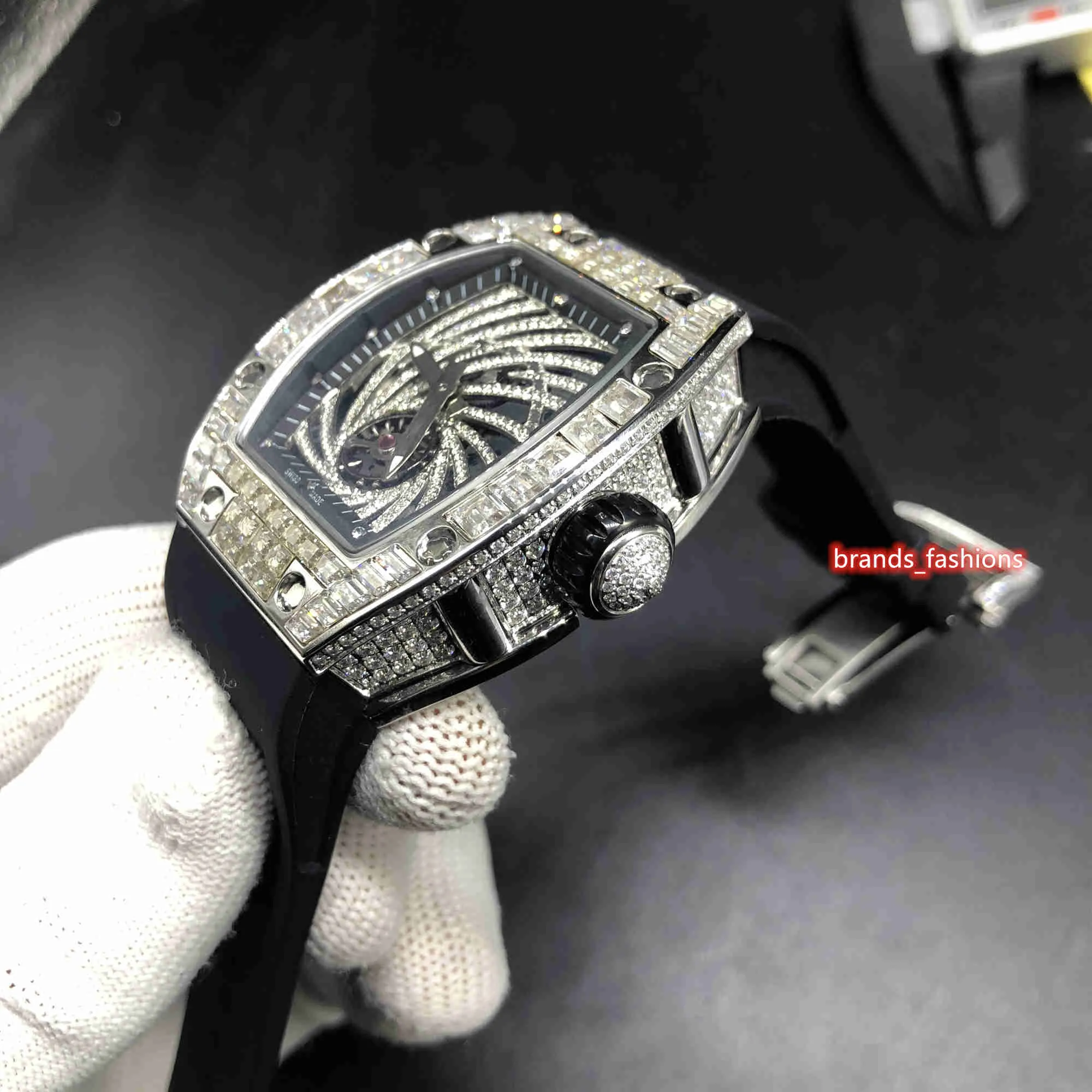 Hip Hop Herren-Trend-Armbanduhr mit Diamantgehäuse, große Diamant-Lünette, Uhren mit schwarzem Kautschukarmband, automatische mechanische Uhr W213x