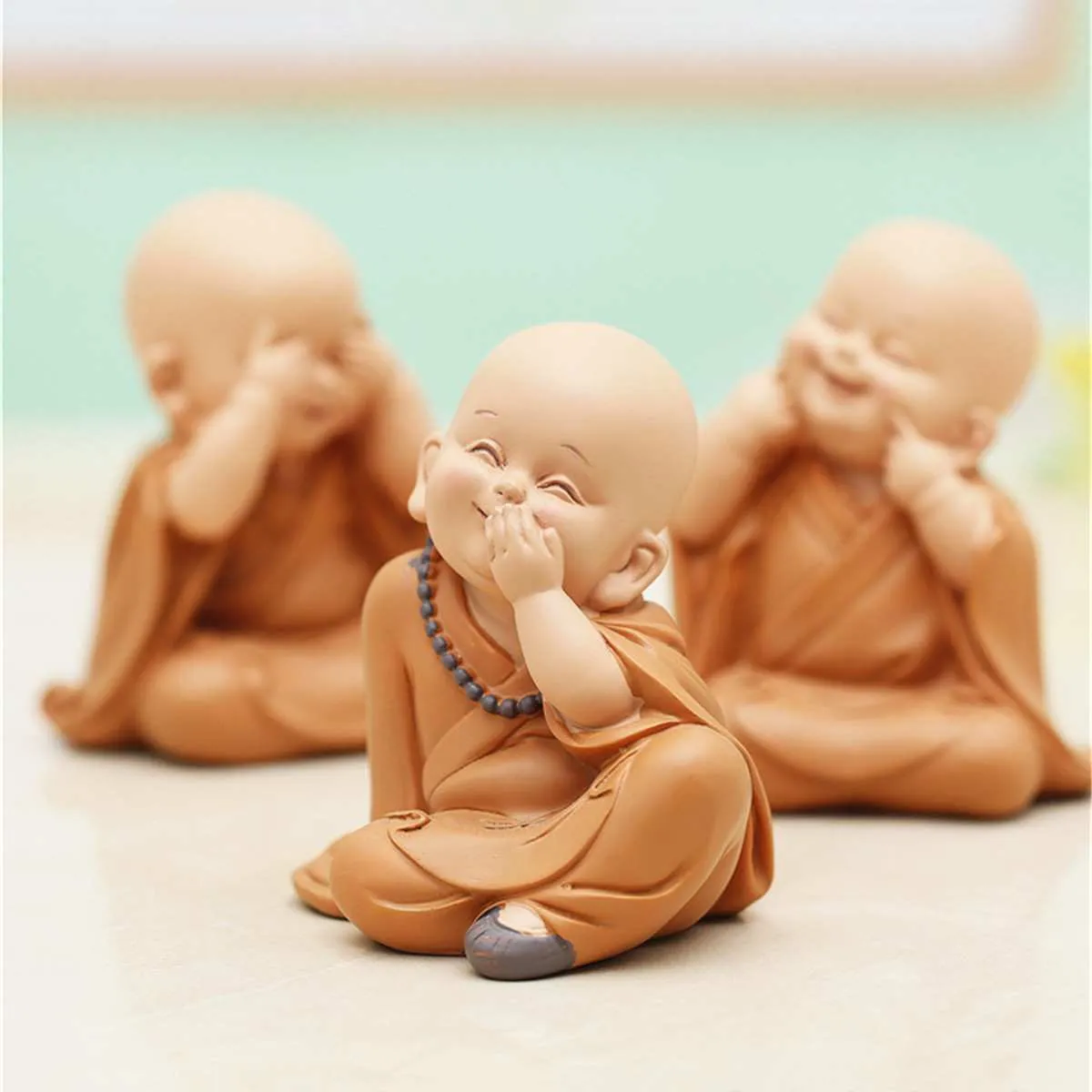 Pequeno Monge Escultura Estilo Chinês Resina Esculpida à Mão Decoração de Casa Acessórios Presente Pequena Estátua de Buda 210414