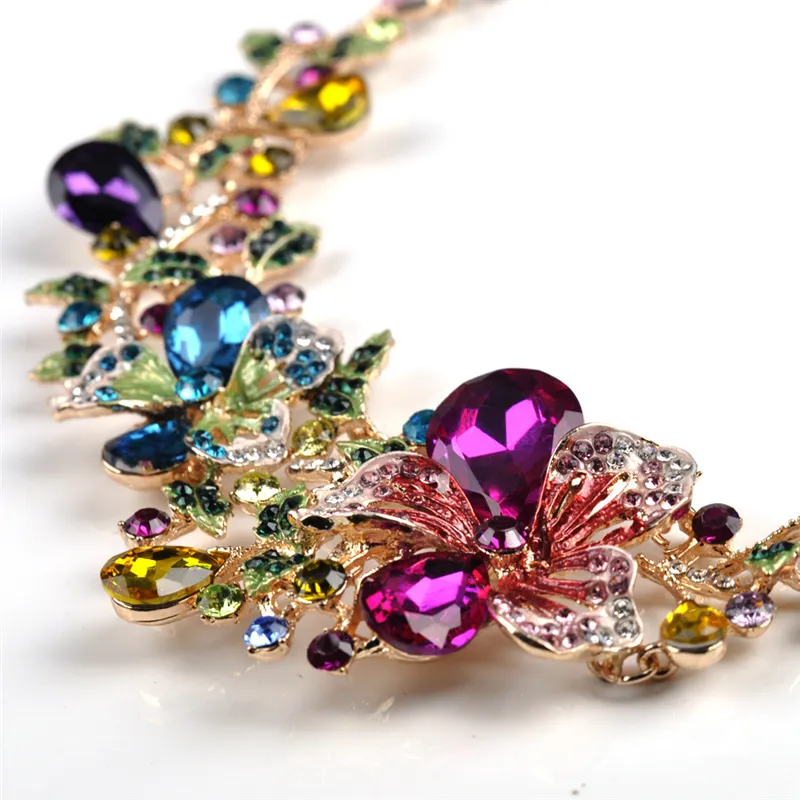 Set di gioielli con collana di diamanti di design Set di orecchini con fiore di cristallo Set di collane in lega di moda Esagerata dichiarazione di ragazza da donna Ne247d