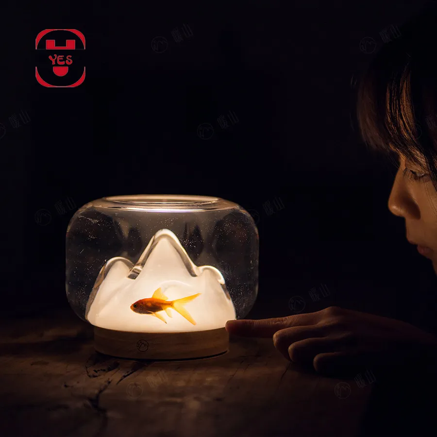 Caldo Mountain Night Light Light Desktop Lampada da tavolo Black Tecnologia Black Fish Serbato