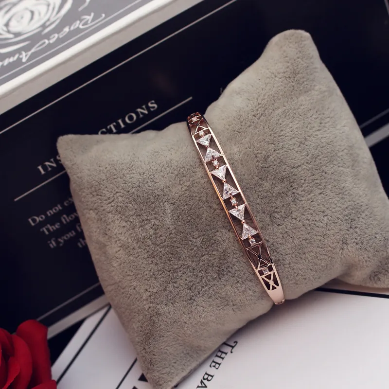 New trend 18k gold plated zircon bow female bracelet rose gold imitation white gold two-color delicate bracelet luxury temperament273B