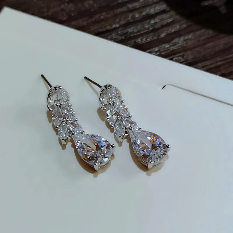 Mode Vrouwelijke Crystal Leaf Drop Oorbellen 925 Sterling Zilver Witte Diamanten Oorbellen Boho Bruiloft Sieraden Lange Dangle Earrings244r