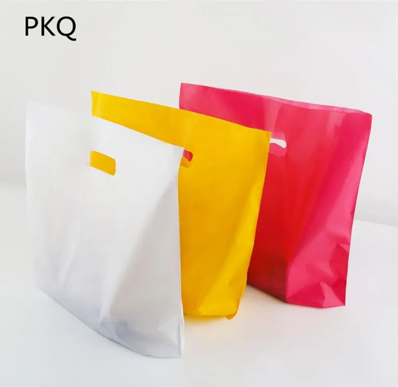 10 stuks Kleine grote plastic zakken met handvat op maat geschenkzakken Plastic Winkelen met Handvat promotie Verpakking Bag242I