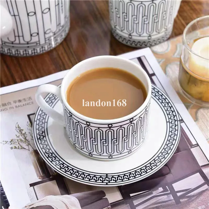 Simples 4 pçs conjunto moderno design preto e branco osso china ocidental talheres conjuntos de jantar porcelana xícara de café e pires gi237s