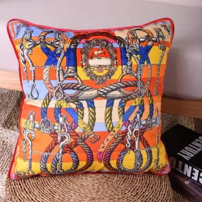 2019 Velvet Fabric Horse Luxury Living Cushion Cover Royal Europe 새로운 디자인 인쇄 베개 케이스 웨딩 오피스 사용 9839707